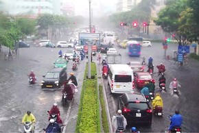 Mới mưa dông đầu hè, dân Đà Nẵng đã “thót tim” sợ ngập
