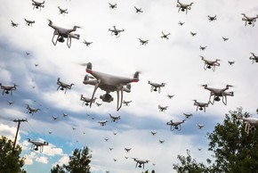 Anh phát triển vũ khí vô tuyến khắc chế bầy đàn drone  