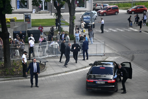 Hiện trường vụ Thủ tướng Slovakia Robert Fico bị bắn