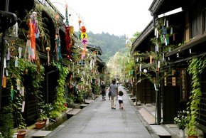 Lạc vào thị trấn đẹp như chốn thần tiên ở Nhật Bản