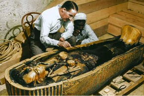 Mở mộ vua Ai Cập, chuyên gia sửng sốt hét lớn: Toàn vàng ròng