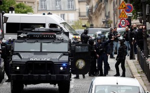 Pháp bắt nghi phạm dọa đánh bom lãnh sự quán Iran