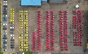 Ngắm 297 siêu xe Ferrari xếp lốp, lập kỷ lục "họp mặt" ở Malaysia