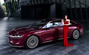 Huawei & BAIC ra mắt Stelato S9 EREV 2025 "giá mềm" hơn