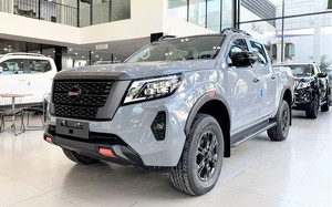 Bán tải Nissan Navara tại Việt Nam giảm "mạnh tay" tới 90 triệu đồng