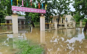 Thừa Thiên-Huế: Mưa lớn lũ lên, nhiều nơi bị ngập sâu