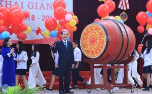 Chủ tịch nước dự lễ khai giảng ở Trường THPT Chu Văn An