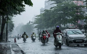 Thời tiết ngày 29/4: Bắc bộ mưa rào, Nam bộ nắng nóng 35-36 độ