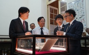 Hoàng Thái tử Nhật Bản thăm bảo tàng Sinh học, Trường ĐH Khoa học Tự nhiên