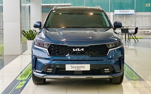 Kia Sorento Hybrid giảm đến 120 triệu, giá chỉ còn từ 1,029 tỷ đồng