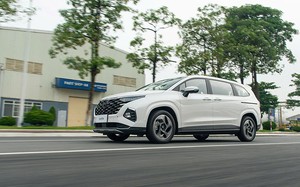 Gia đình 6 người có nên mua xe Hyundai Custin?