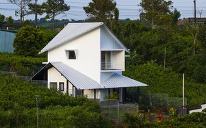 Nhà mái gấp với góc xoay độc nhất vô nhị tại Lâm Đồng