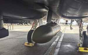 “Bóng ma tàng hình” B-2 sắp có bom GBU-72 nặng 2.300 kg