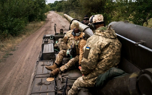 Ukraine “oằn mình” chống đỡ các đòn tấn công của quân Nga