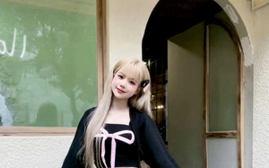 Nữ streamer đẹp không góc chết, cộng đồng game say như điếu đổ 