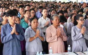 TP HCM: Hàng nghìn người dự lễ cầu siêu, Vu lan rằm tháng 7