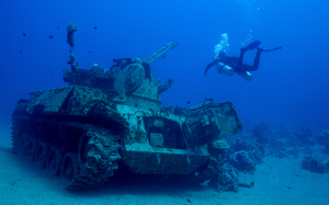 Khám phá kinh ngạc bảo tàng quân sự dưới nước ở Jordan