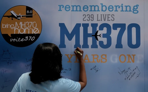 Vì sao Malaysia tạm dừng tìm kiếm máy bay MH370 mất tích?