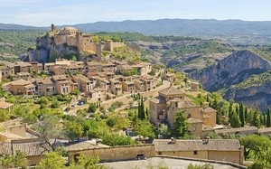 Choáng ngợp những ngôi làng đẹp như tranh ở Tây Ban Nha