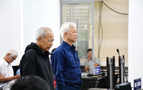 4 cựu lãnh đạo tỉnh Khánh Hòa hầu tòa: 2 người xin vắng mặt 