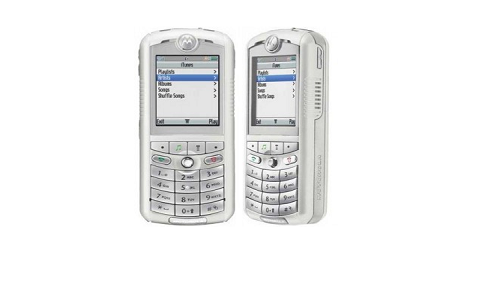 Motorola ROKR E1 - chiếc điện thoại mở đường cho iPhone