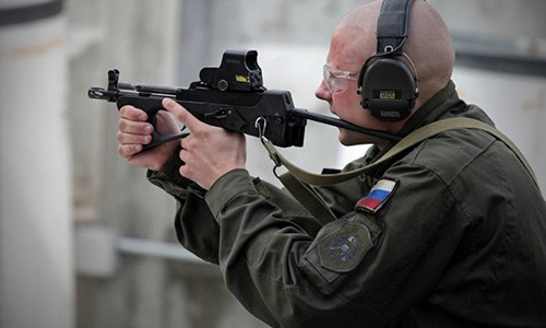 Cận cảnh súng tiểu liên PP-2000 “độc và lạ” của quân đội Nga