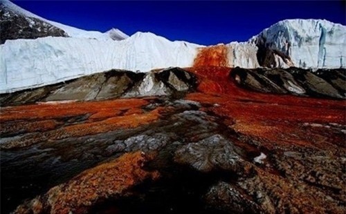 Điều bí ẩn tồn tại cả triệu năm trong "thác máu" ở Nam Cực