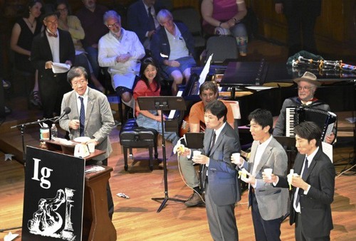 Ig Nobel 2019: Chấn động "Đào tạo bác sĩ phẫu thuật dễ như dạy chó" giật giải