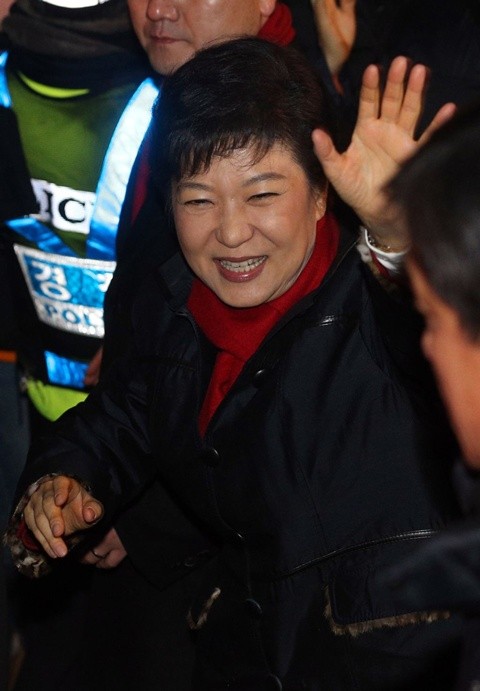 Bà Park Geun-Hye trở thành nữ Tổng thống đầu tiên của Hàn Quốc.