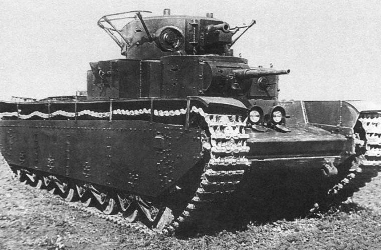 Cận cảnh xe tăng 5 tháp pháo của Liên Xô - Nhìn vào bức tranh về chiếc xe tăng T-35 này, bạn sẽ cảm thấy mình như đang đứng trực tiếp trước nó. Tận mắt chiêm ngưỡng tháp pháo, súng phóng lựu và đạn nổ để có cái nhìn sâu sắc về sức mạnh của một chiếc xe tăng Liên Xô. Hãy cùng trải nghiệm xem nó làm bạn cảm thấy như thế nào.