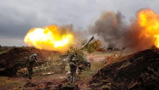 View - 	Quân Ukraine tại Avdiivka nguy ngập chỉ vào được TP qua đầm lầy