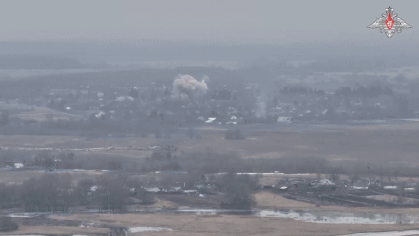 Trong ba thang, Nga tha 3.500 qua bom xuong tran dia Ukraine-Hinh-3