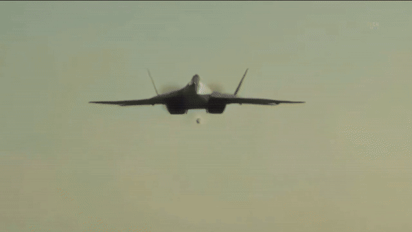 Nghi van Su-57 phong ten lua pha huy nha may dien lon nhat Ukraine-Hinh-14