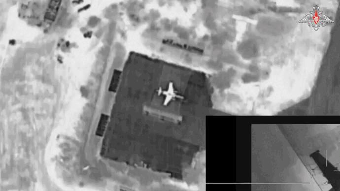 View - 	Điều gì bất thường khi UAV Lancet phá hủy Su 25 của Ukraine 