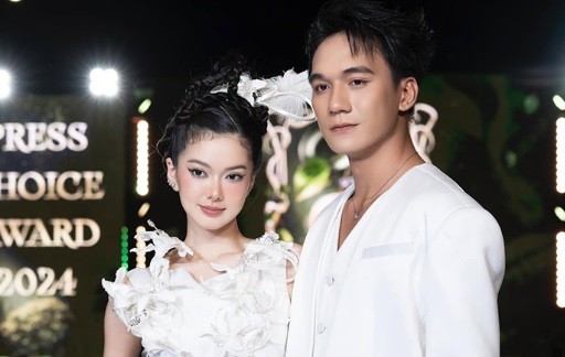 Chan dung ban trai song tinh cua Yen Dan 