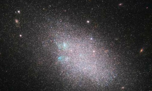 "Bóc mẽ" thiên hà lùn kỳ quái có tên UGC 685