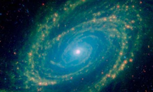 Ảnh hồng ngoại thiên hà Messier 81 khoe sắc cực đẹp