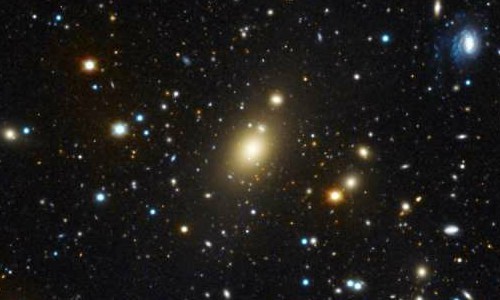 Kỷ lục lỗ đen cực nặng trong thiên hà trung tâm Abell 85