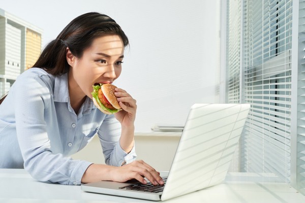 View - 	Kiểu ăn phổ biến gây hại càng ăn càng phá cơ thể