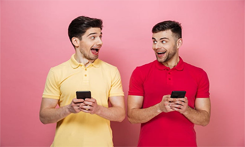 Điện thoại iPhone biến đàn ông thành đồng tính?