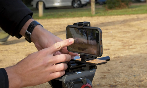 Dùng iPhone 11 Pro quay siêu xe thay máy quay chuyên nghiệp
