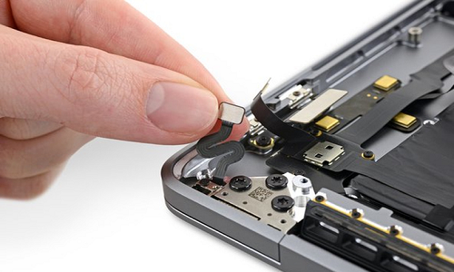 MacBook Pro 16 inch sở hữu cảm biến đo góc nghiêng của nắp