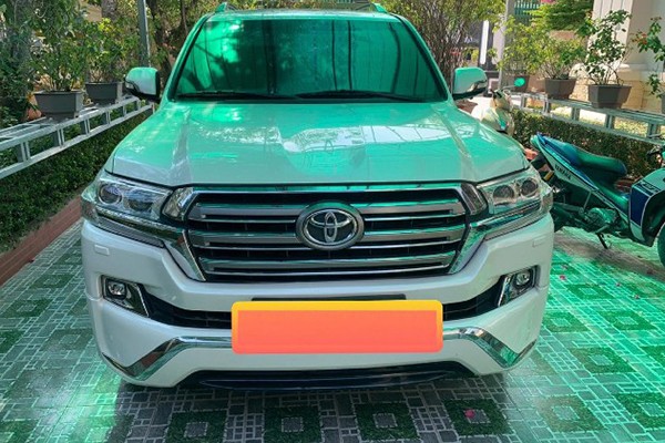 Toyota Land Cruiser máy dầu đời 2018 hơn 5 tỷ tại Việt Nam