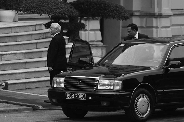 Toyota Crown 1998, “nguoi can ve gia” cua Tong bi thu Nguyen Phu Trong-Hinh-7