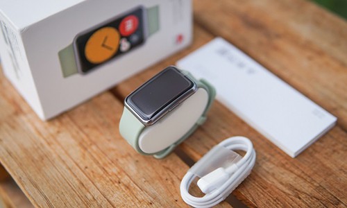 Smartwatch giá 3 triệu đồng đo nồng độ oxy trong máu