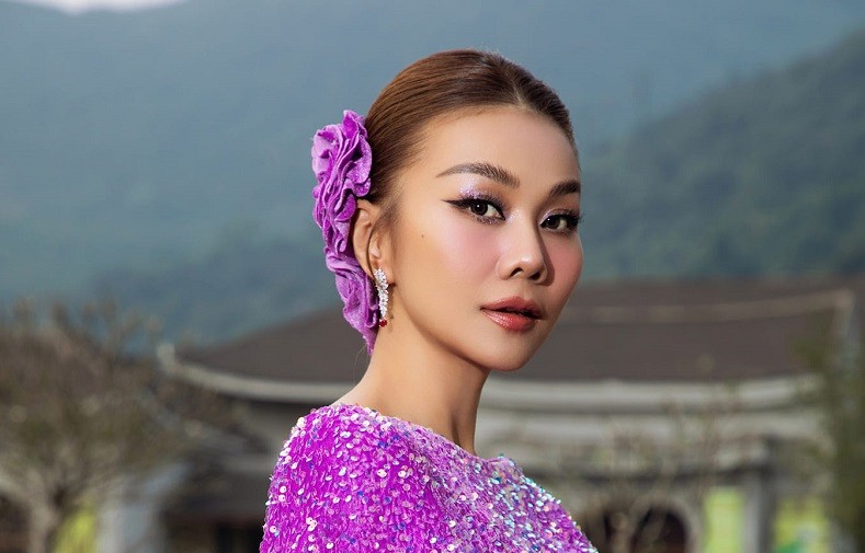 View - 	Siêu mẫu Thanh Hằng tài năng đắt show thế nào