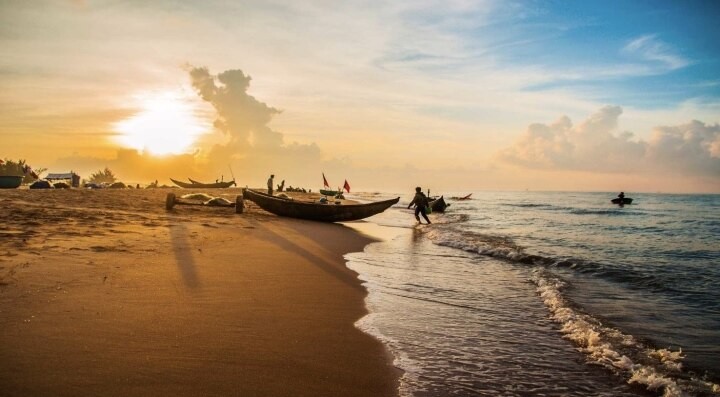 Danh sách 8 bãi biển đẹp nhất Việt Nam nên đi vào hè này - Hình 7 Danh sach 8 bai bien dep nhat Viet Nam nen di vao he nay-Hinh-7