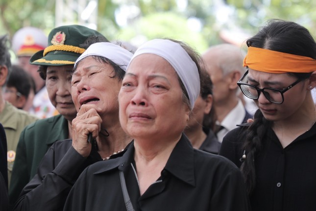 Nhung hinh anh xuc dong tien biet Tong Bi thu Nguyen Phu Trong