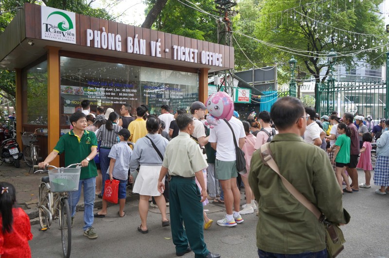 TPHCM: Hang ngan nguoi dan do ve khu trung tam vui choi Tet Duong lich 2025-Hinh-11