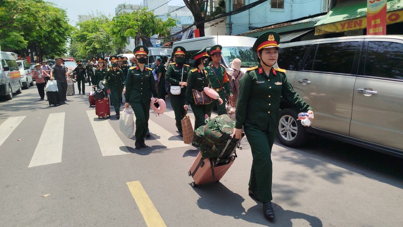 View - 	Đoàn diễu binh tới Biên Hòa chuẩn bị cho lễ kỷ niệm trọng đại